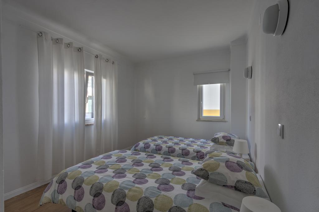Homemoel Local Accomodation Al São Pedro de Muel Bilik gambar